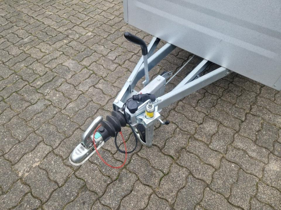 Причеп для легкових автомобілів PKW-Anhänger Kofferanhänger TPV KT-EB 2 VS 100km/h: фото 13 Причеп для легкових автомобілів PKW-Anhänger Kofferanhänger TPV KT-EB 2 VS 100km/h: фото 13