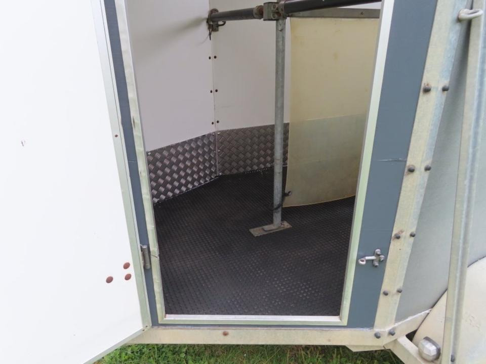 Vieh - Pferdeanhänger, PKW Anhänger, Henra, TÜV NEU - Причіп коневоз: фото 3 Vieh - Pferdeanhänger, PKW Anhänger, Henra, TÜV NEU - Причіп коневоз: фото 3