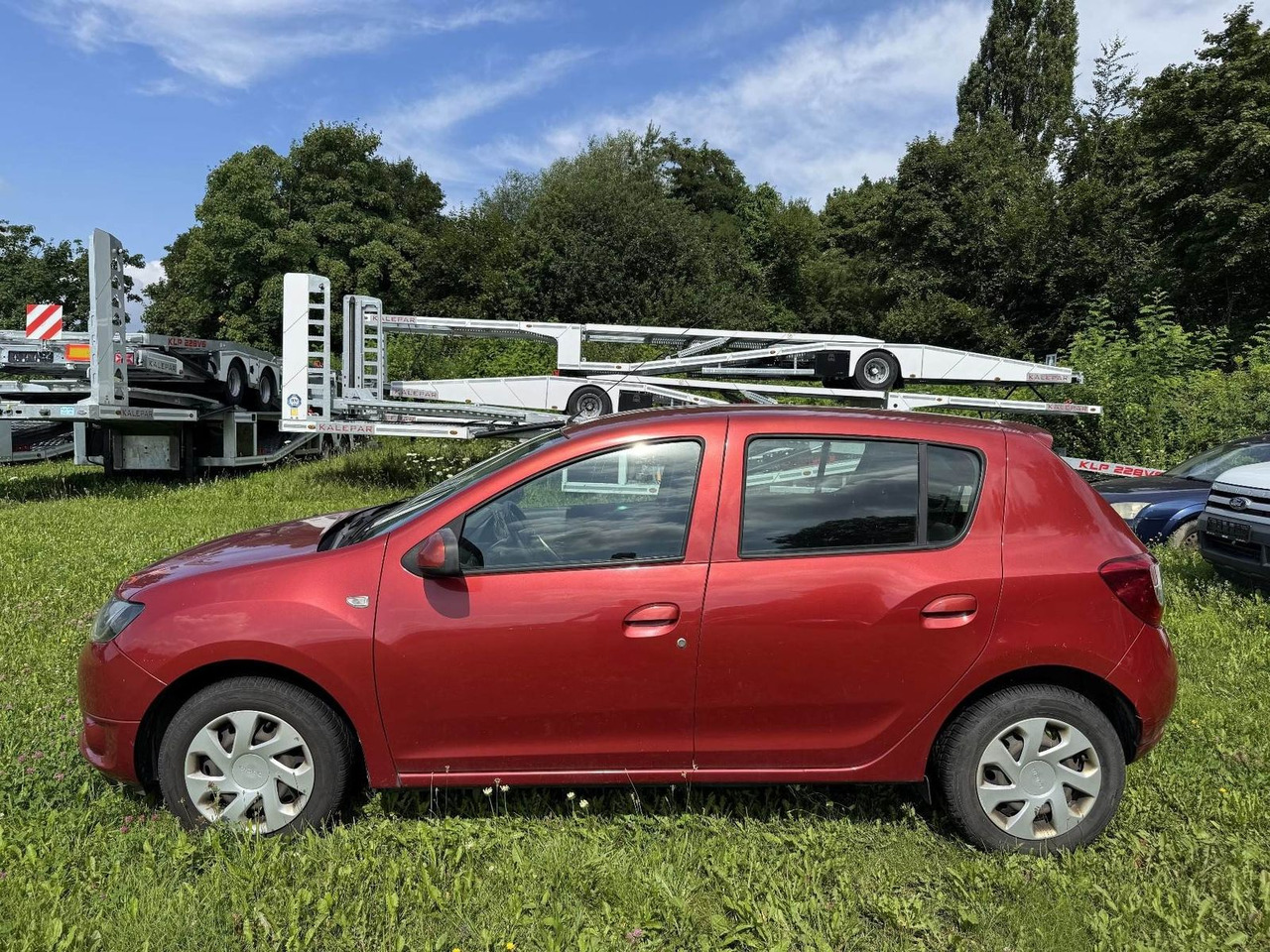 Dacia Sandero TCe90 Laureate +STEUERKETTE RASSELT+ - Седан: фото 2 Dacia Sandero TCe90 Laureate +STEUERKETTE RASSELT+ - Седан: фото 2
