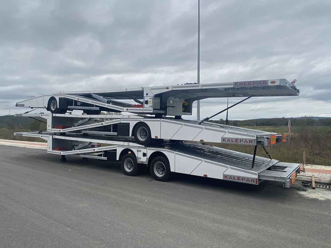 KALEPAR KLP119V4 4er-Autotransporter 1xAchse VDI - Автовоз напівпричіп: фото 3 KALEPAR KLP119V4 4er-Autotransporter 1xAchse VDI - Автовоз напівпричіп: фото 3