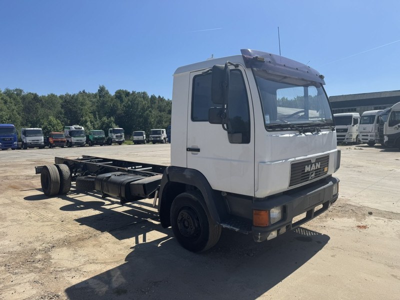 MAN 12.224 (MANUAL GEARBOX / EURO 2 / BELGIAN TRUCK IN GOOD CONDITION !!!) - Вантажівка шасі: фото 4 MAN 12.224 (MANUAL GEARBOX / EURO 2 / BELGIAN TRUCK IN GOOD CONDITION !!!) - Вантажівка шасі: фото 4