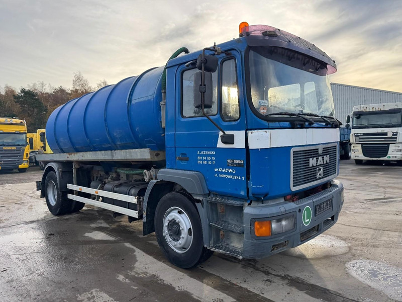 MAN 18.264 (12000 L / 6 CYLINDER / EURO 2 / MANUAL GEARBOX / BOITE MANUELLE) - Асенізатори: фото 3 MAN 18.264 (12000 L / 6 CYLINDER / EURO 2 / MANUAL GEARBOX / BOITE MANUELLE) - Асенізатори: фото 3