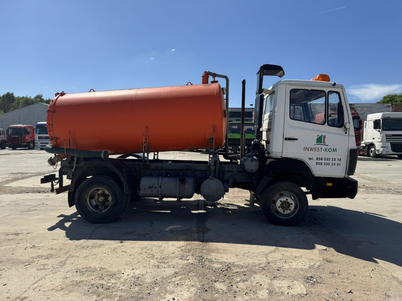Mercedes-Benz SK 914 (8000 L / STEEL SUSPENSION & MANUAL PUMP / SUSPENSION LAMES & POMPE MANUELLE) - Асенізатори: фото 4 Mercedes-Benz SK 914 (8000 L / STEEL SUSPENSION & MANUAL PUMP / SUSPENSION LAMES & POMPE MANUELLE) - Асенізатори: фото 4