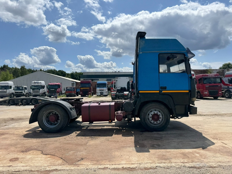 Renault R 340 Major (GRAND PONT / BOITE MANUELLE / POMPE MANUELLE) - Тягач: фото 4 Renault R 340 Major (GRAND PONT / BOITE MANUELLE / POMPE MANUELLE) - Тягач: фото 4