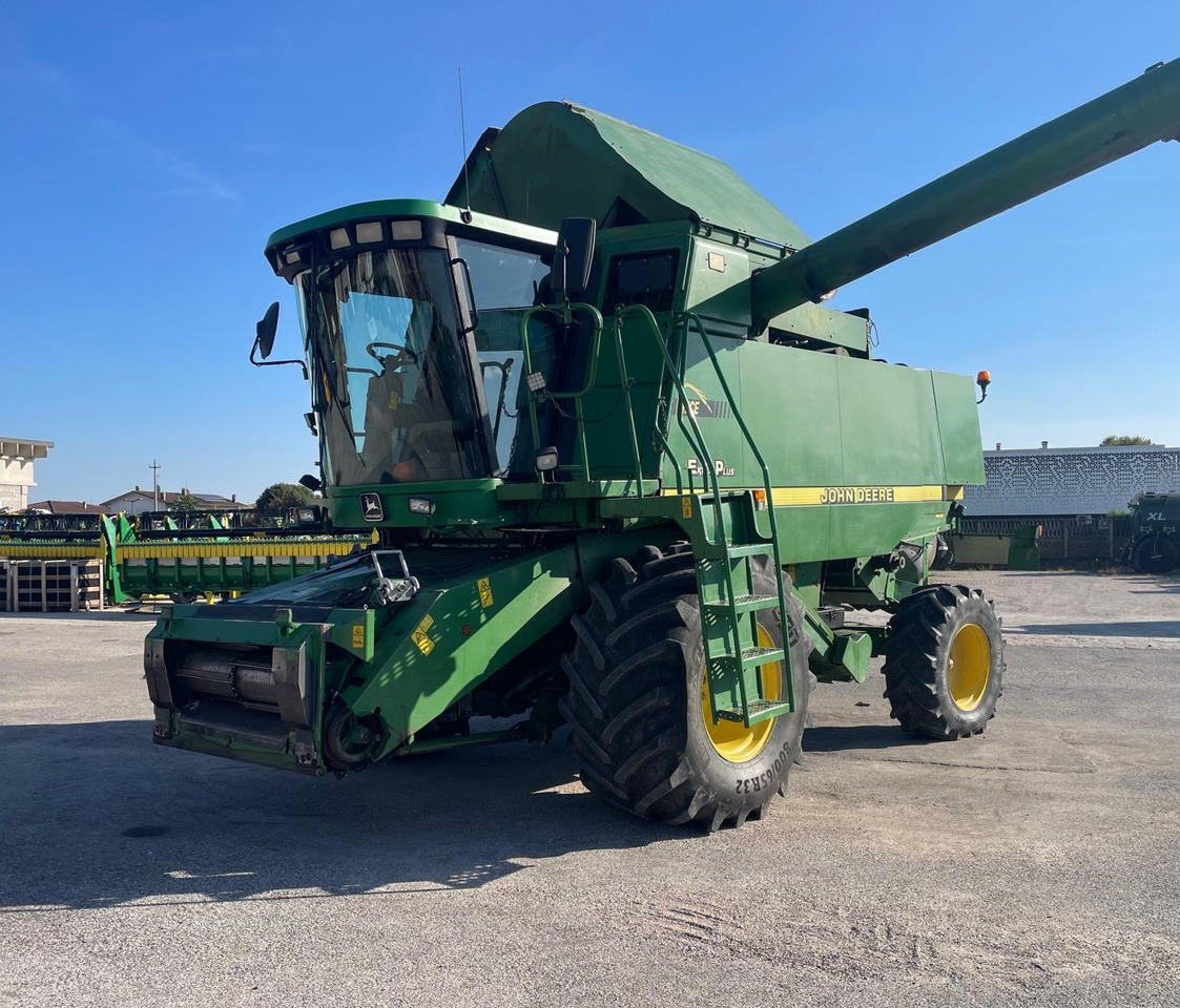 JOHN DEERE MIETITREBBIA CTS - Зернозбиральний комбайн: фото 2 JOHN DEERE MIETITREBBIA CTS - Зернозбиральний комбайн: фото 2