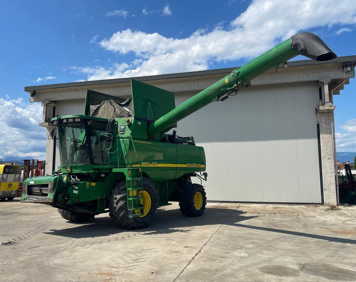 JOHN DEERE MIETITREBBIA STS 9880 - Зернозбиральний комбайн: фото 2 JOHN DEERE MIETITREBBIA STS 9880 - Зернозбиральний комбайн: фото 2