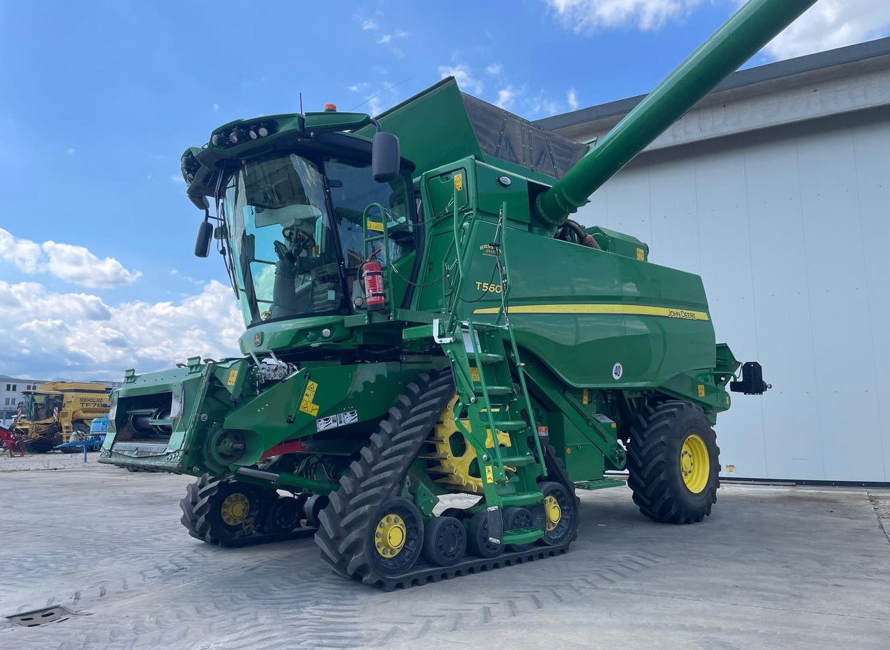 JOHN DEERE MIETITREBBIA T 560 - Зернозбиральний комбайн: фото 1 JOHN DEERE MIETITREBBIA T 560 - Зернозбиральний комбайн: фото 1