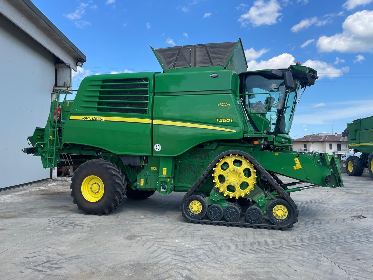 JOHN DEERE MIETITREBBIA T 560 - Зернозбиральний комбайн: фото 2 JOHN DEERE MIETITREBBIA T 560 - Зернозбиральний комбайн: фото 2