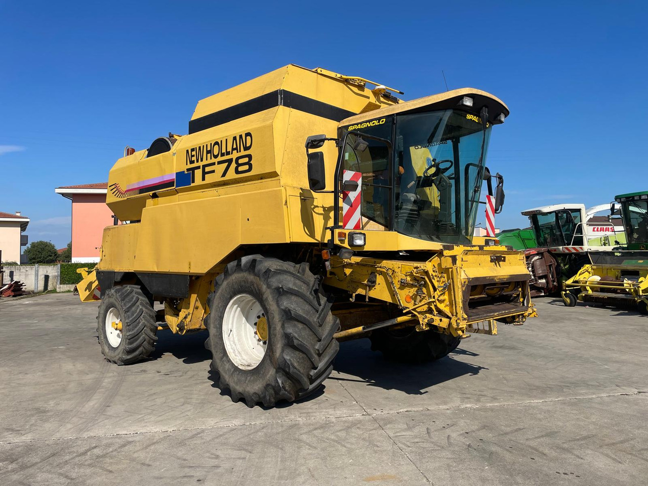 NEW HOLLAND MIETITREBBIA TF 78 - Зернозбиральний комбайн: фото 3 NEW HOLLAND MIETITREBBIA TF 78 - Зернозбиральний комбайн: фото 3