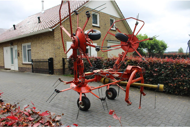 Kuhn GF 5000MHA - Сіноворушилка: фото 1 Kuhn GF 5000MHA - Сіноворушилка: фото 1
