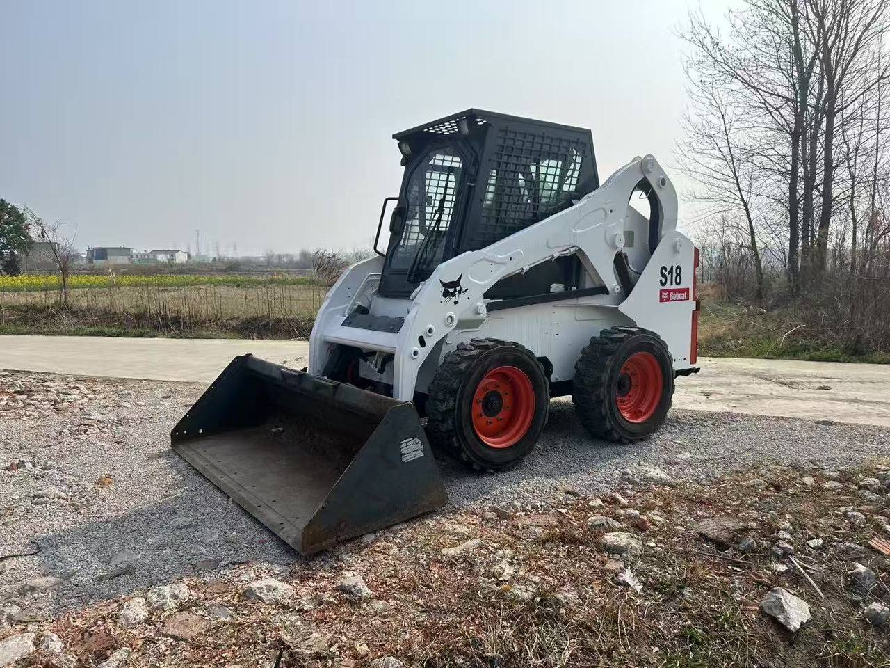 BOBCAT S18 - Міні-навантажувач: фото 1 BOBCAT S18 - Міні-навантажувач: фото 1