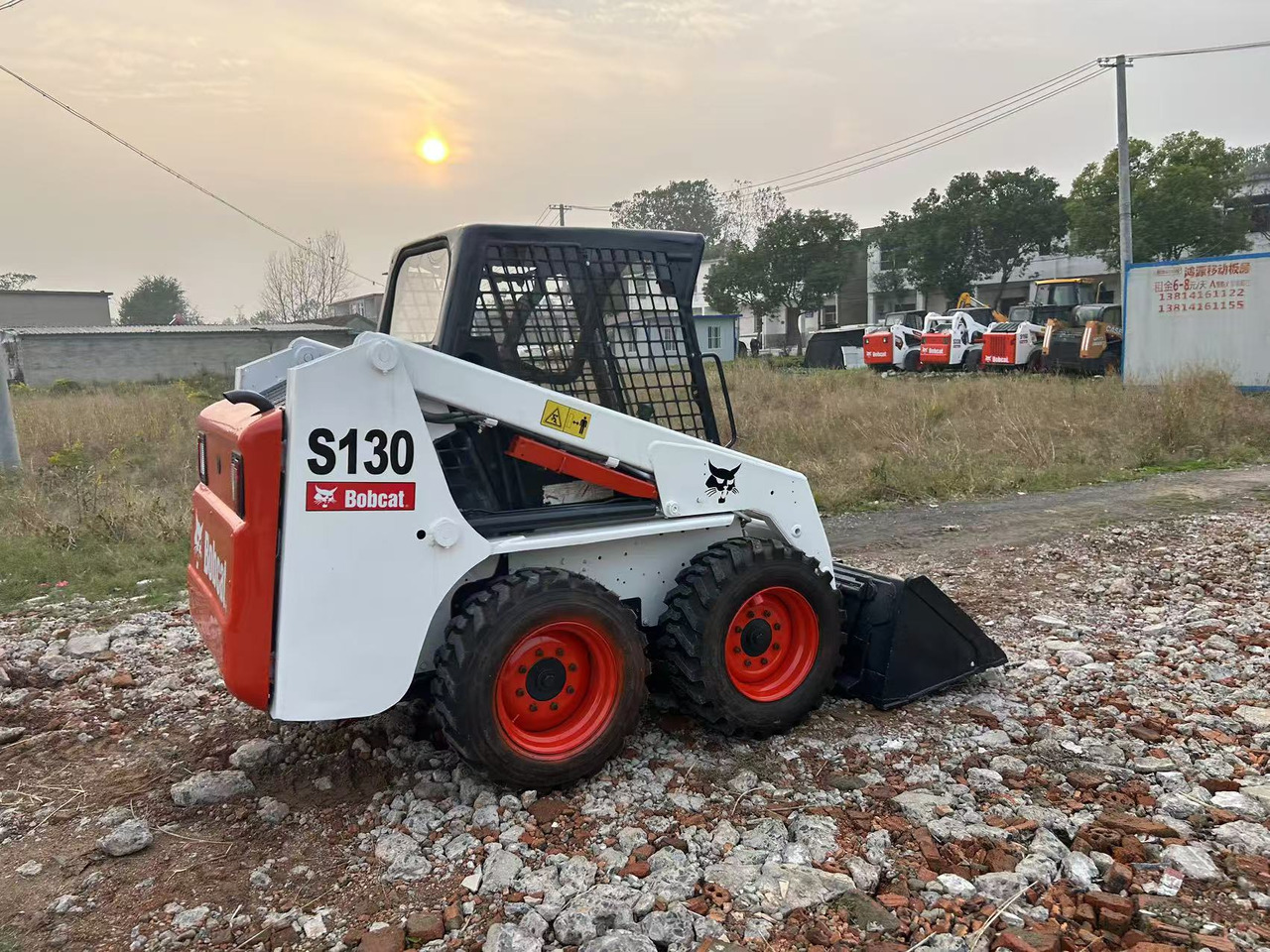 BOBCAT s130 - Міні-навантажувач: фото 3 BOBCAT s130 - Міні-навантажувач: фото 3