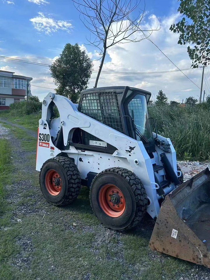 BOBCAT s300 - Міні-навантажувач: фото 4 BOBCAT s300 - Міні-навантажувач: фото 4