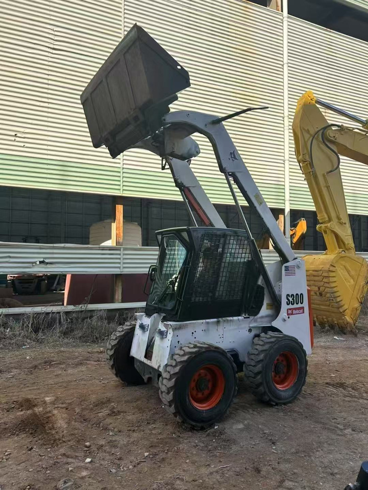 BOBCAT s300 - Міні-навантажувач: фото 5 BOBCAT s300 - Міні-навантажувач: фото 5