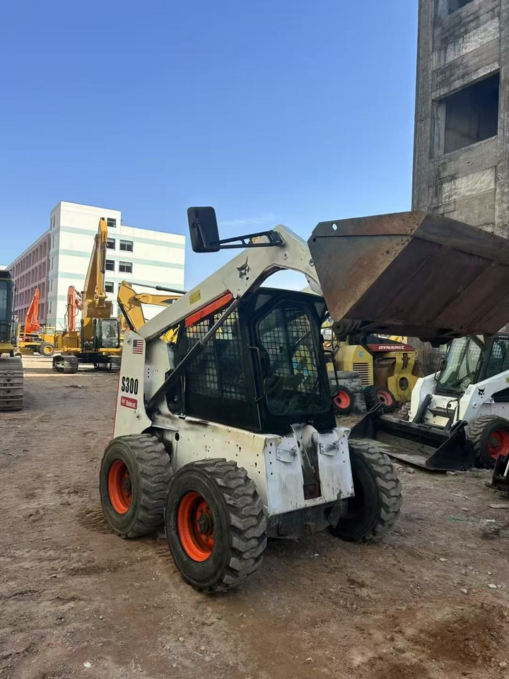 BOBCAT s300 - Міні-навантажувач: фото 4 BOBCAT s300 - Міні-навантажувач: фото 4