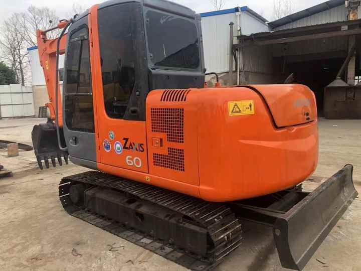 Cheap Price Hitachi ZX60 Used Excavator for Sale Used 6 Tons Hitachi Mini Excavator with Good Performance - Екскаватор: фото 2 Cheap Price Hitachi ZX60 Used Excavator for Sale Used 6 Tons Hitachi Mini Excavator with Good Performance - Екскаватор: фото 2