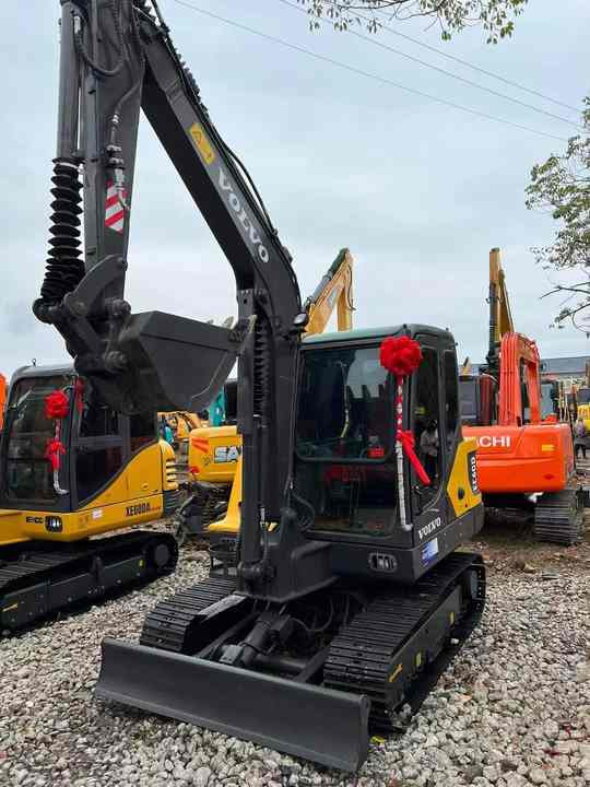 China Brand Used Volvo EC60D Mini Excavator 6ton Crawler Earth Digger Machine for Sale - Гусеничний екскаватор: фото 2 China Brand Used Volvo EC60D Mini Excavator 6ton Crawler Earth Digger Machine for Sale - Гусеничний екскаватор: фото 2