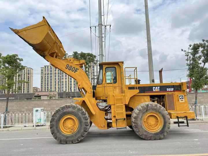 Heavy-Duty CAT980F Wheel Loader for Sale - Excavator Attachment Compatible | Export Ready - Колісний навантажувач: фото 3 Heavy-Duty CAT980F Wheel Loader for Sale - Excavator Attachment Compatible | Export Ready - Колісний навантажувач: фото 3