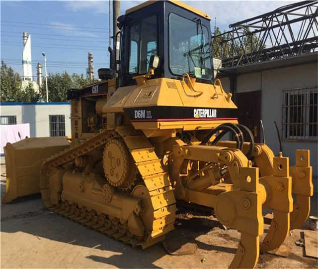 Low Price Cat D6m Original Made Dozer , Used Bulldozer Cat D6 D6m D6h D6g D6k , Original Bulldozer - Бульдозер: фото 1 Low Price Cat D6m Original Made Dozer , Used Bulldozer Cat D6 D6m D6h D6g D6k , Original Bulldozer - Бульдозер: фото 1