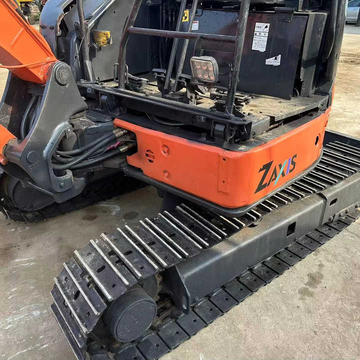 Mini 3-Ton Excavator used Hitachi ZX30 excavator with Excellent Performance and Low Price for sale! - Екскаватор: фото 1 Mini 3-Ton Excavator used Hitachi ZX30 excavator with Excellent Performance and Low Price for sale! - Екскаватор: фото 1