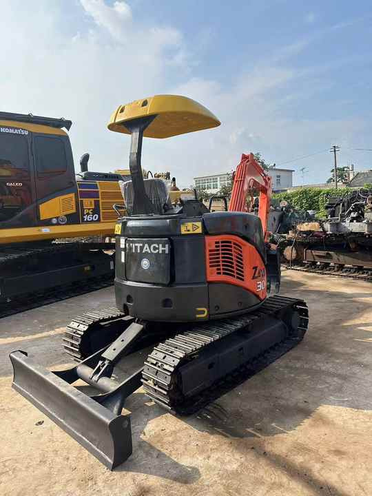 Mini 3-Ton Excavator used Hitachi ZX30 excavator with Excellent Performance and Low Price for sale! - Екскаватор: фото 4 Mini 3-Ton Excavator used Hitachi ZX30 excavator with Excellent Performance and Low Price for sale! - Екскаватор: фото 4