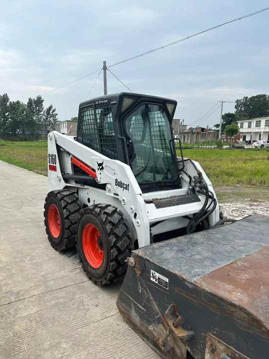 New Arrival Bobcat S160 Skid Steer Loader Available on Sale Hydraulic Type Manufacturer Anhui ZhaoMi - Міні-навантажувач: фото 5 New Arrival Bobcat S160 Skid Steer Loader Available on Sale Hydraulic Type Manufacturer Anhui ZhaoMi - Міні-навантажувач: фото 5