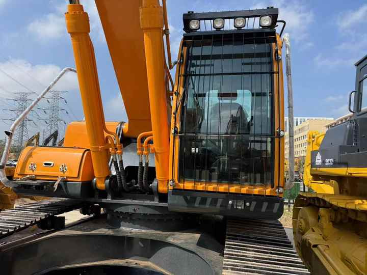 Nice Condition Korea Brand hyundai 305-9 30tons Middle Digger for Sale Used hyundai 210-9 215-9 220-9 305-9 Model Provide - Екскаватор: фото 5 Nice Condition Korea Brand hyundai 305-9 30tons Middle Digger for Sale Used hyundai 210-9 215-9 220-9 305-9 Model Provide - Екскаватор: фото 5