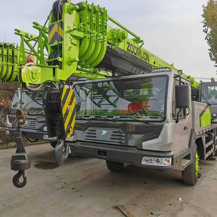 Second Hand ZOOMLION 25 Ton ZTC250V531 30 Ton ZTC300V532 70 Ton ZTC700H6 Hydraulmic Mobile Truck Crane on Sale - Автокран: фото 1 Second Hand ZOOMLION 25 Ton ZTC250V531 30 Ton ZTC300V532 70 Ton ZTC700H6 Hydraulmic Mobile Truck Crane on Sale - Автокран: фото 1