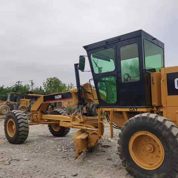 Used Caterpillar CAT 140H Land Road Motor Grader CAT140 CAT140H Used Grader Cheap Price for Sale - Грейдер: фото 3 Used Caterpillar CAT 140H Land Road Motor Grader CAT140 CAT140H Used Grader Cheap Price for Sale - Грейдер: фото 3