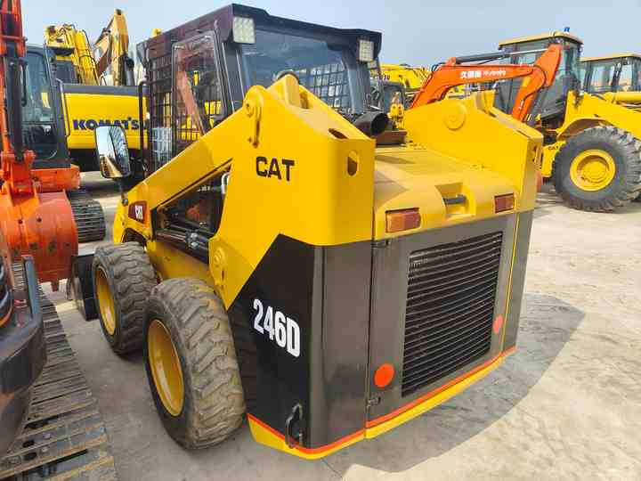 Used Front Loader Tractor CAT 246D Skid Steer Loader / Used Cat 226B 246C 246d Mini Skid Steer Loader in Stock - Міні-навантажувач: фото 5 Used Front Loader Tractor CAT 246D Skid Steer Loader / Used Cat 226B 246C 246d Mini Skid Steer Loader in Stock - Міні-навантажувач: фото 5