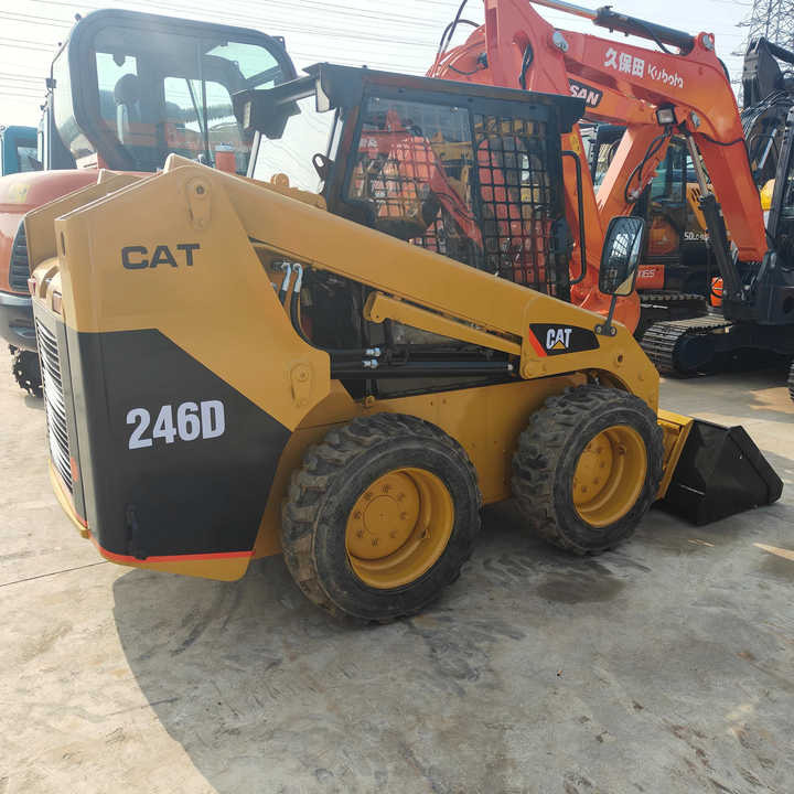 Used Front Loader Tractor CAT 246D Skid Steer Loader / Used Cat 226B 246C 246d Mini Skid Steer Loader in Stock - Міні-навантажувач: фото 1 Used Front Loader Tractor CAT 246D Skid Steer Loader / Used Cat 226B 246C 246d Mini Skid Steer Loader in Stock - Міні-навантажувач: фото 1