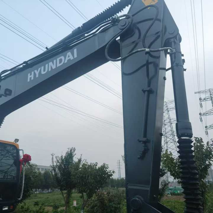 Used Hyundai 210w 20T Second Hand Korea Original Large Wheel Excavator Mining Construction Excavators Hot Sale 210w 220 225 30t - Екскаватор: фото 5 Used Hyundai 210w 20T Second Hand Korea Original Large Wheel Excavator Mining Construction Excavators Hot Sale 210w 220 225 30t - Екскаватор: фото 5