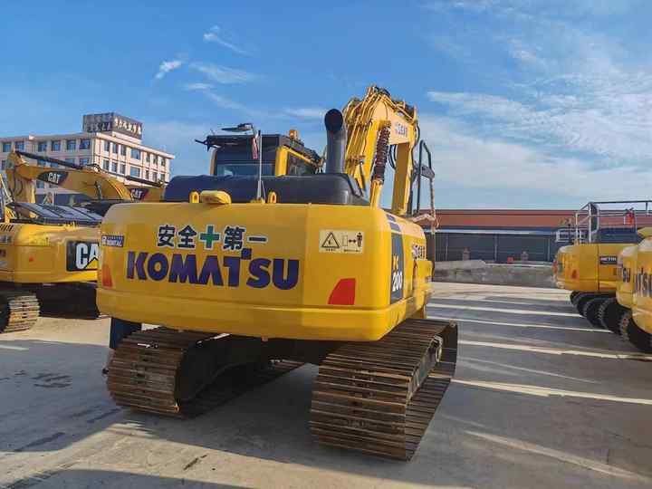 Used Japan Brand komatsu Pc200-8N1 with Wide Tackhoe for Sale Anhui Zhaomi Construction Machinery - Екскаватор: фото 5 Used Japan Brand komatsu Pc200-8N1 with Wide Tackhoe for Sale Anhui Zhaomi Construction Machinery - Екскаватор: фото 5