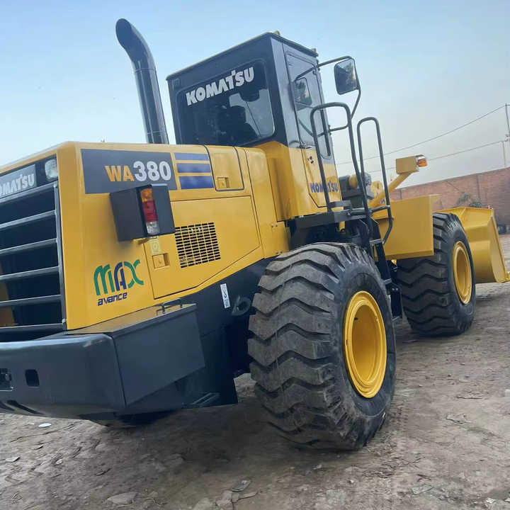 Used Komatsu WA380-3 Front Loader in Very Good Condition Strong Power komatsu 380 Wheel Loader Low Price Hot Sale - Колісний навантажувач: фото 1 Used Komatsu WA380-3 Front Loader in Very Good Condition Strong Power komatsu 380 Wheel Loader Low Price Hot Sale - Колісний навантажувач: фото 1