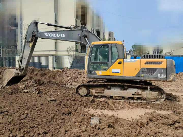 Used Volvo Brand Original EC200B Model Excavator with Good Working Condition for Sale - Гусеничний екскаватор: фото 3 Used Volvo Brand Original EC200B Model Excavator with Good Working Condition for Sale - Гусеничний екскаватор: фото 3
