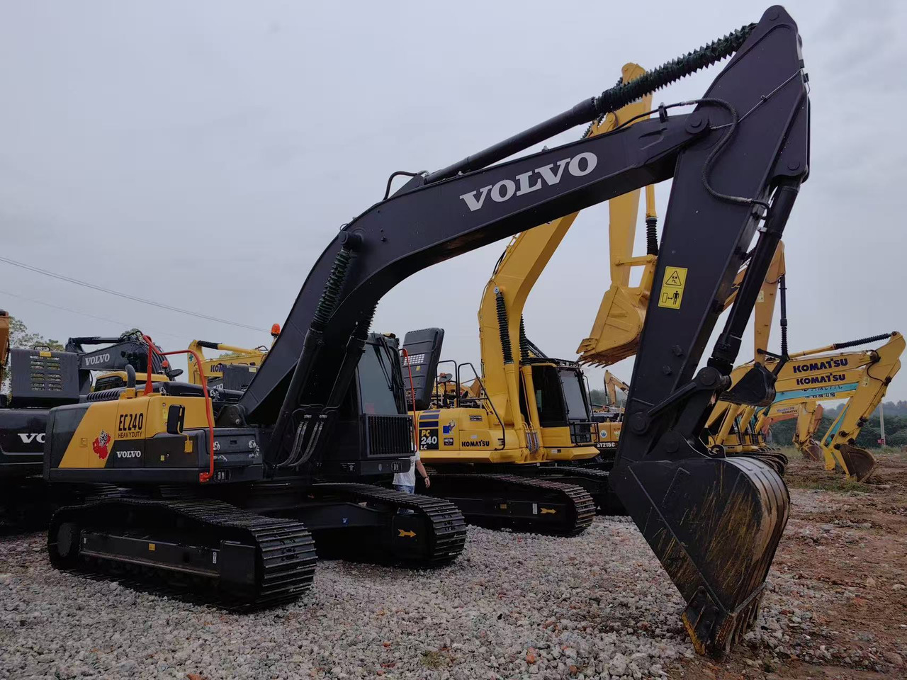 Volvo ec240 - Гусеничний екскаватор: фото 1 Volvo ec240 - Гусеничний екскаватор: фото 1