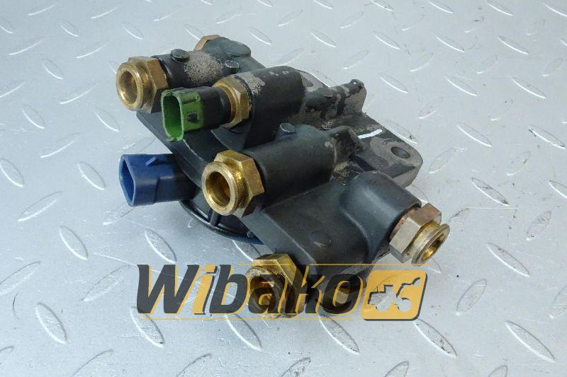 Fuel filter bracket Iveco 4898756 - Паливний фільтр в категорії Будівельна техніка: фото 1 Fuel filter bracket Iveco 4898756 - Паливний фільтр в категорії Будівельна техніка: фото 1