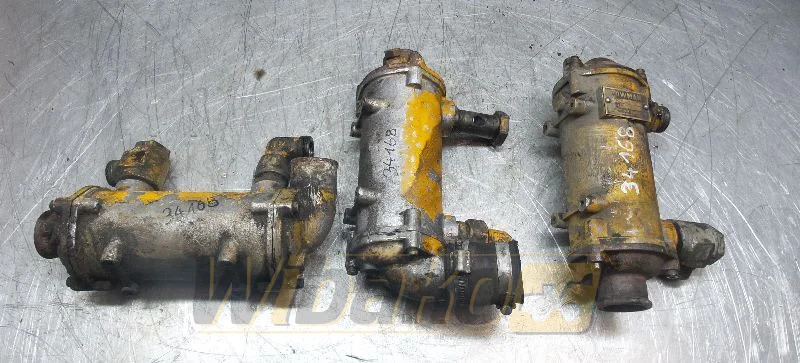 Hanomag/Bowman 3253-2 - Масляний радіатор в категорії Будівельна техніка: фото 1 Hanomag/Bowman 3253-2 - Масляний радіатор в категорії Будівельна техніка: фото 1