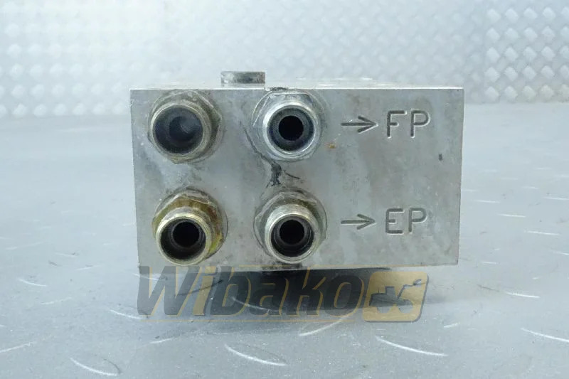 Liebherr 9885358 - Паливний фільтр в категорії Будівельна техніка: фото 1 Liebherr 9885358 - Паливний фільтр в категорії Будівельна техніка: фото 1