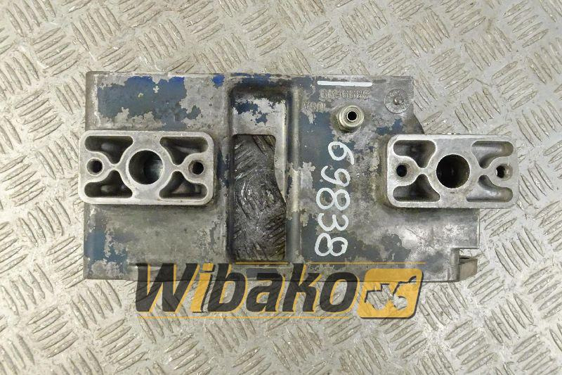 Oil filter bracket Cummins 3899699 - Масляної фільтр в категорії Будівельна техніка: фото 1 Oil filter bracket Cummins 3899699 - Масляної фільтр в категорії Будівельна техніка: фото 1