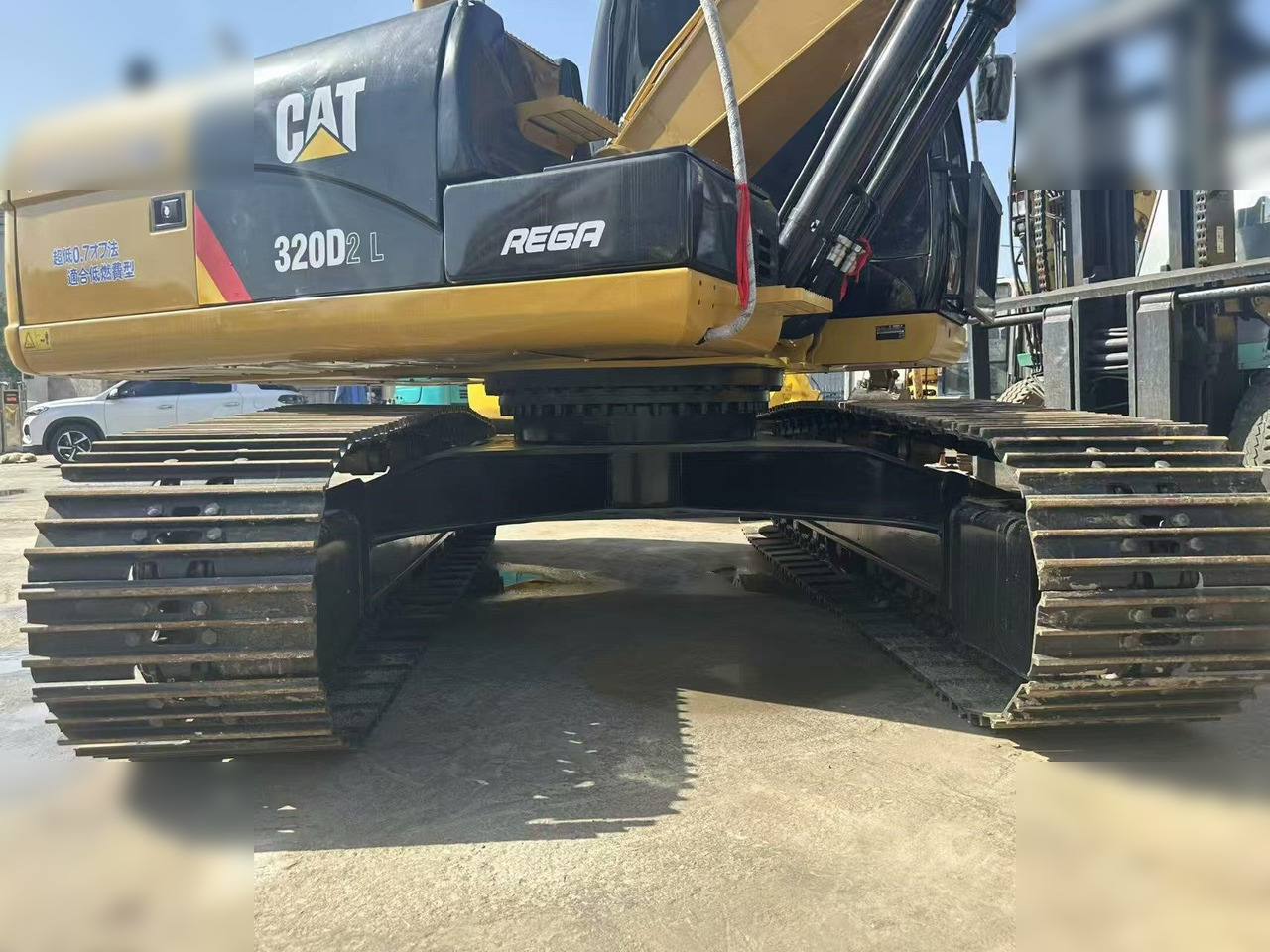 Гусеничний екскаватор CATERPILLAR 320D2L: фото 9