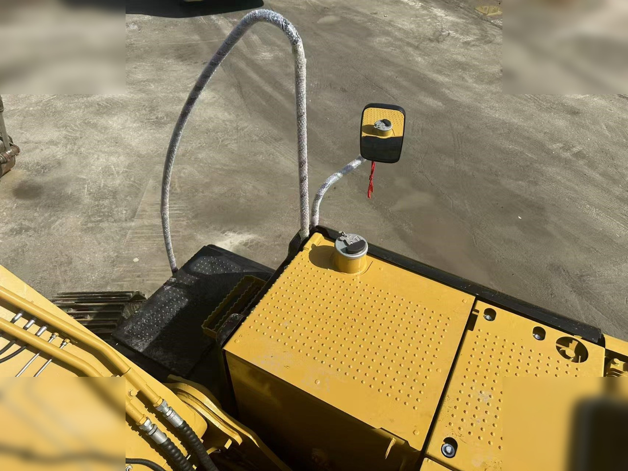 Гусеничний екскаватор CATERPILLAR 320D2L: фото 14