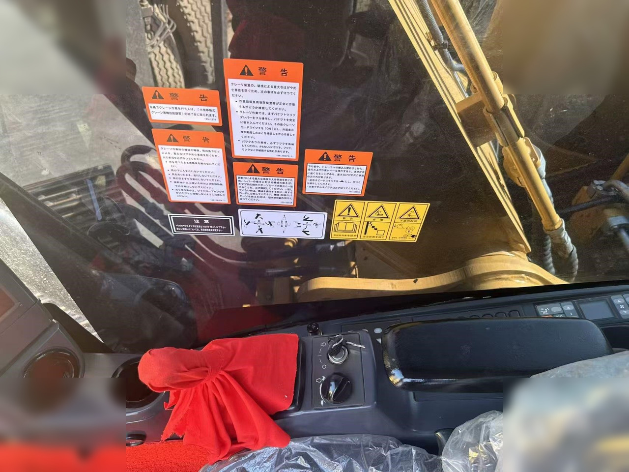 Гусеничний екскаватор CATERPILLAR 320D2L: фото 13