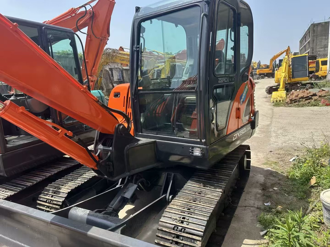 DOOSAN DX60 - Гусеничний екскаватор: фото 2 DOOSAN DX60 - Гусеничний екскаватор: фото 2