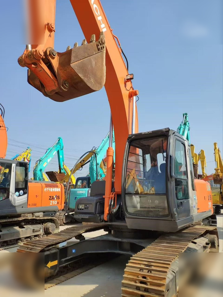 HITACHI ZX210 - Гусеничний екскаватор: фото 2 HITACHI ZX210 - Гусеничний екскаватор: фото 2