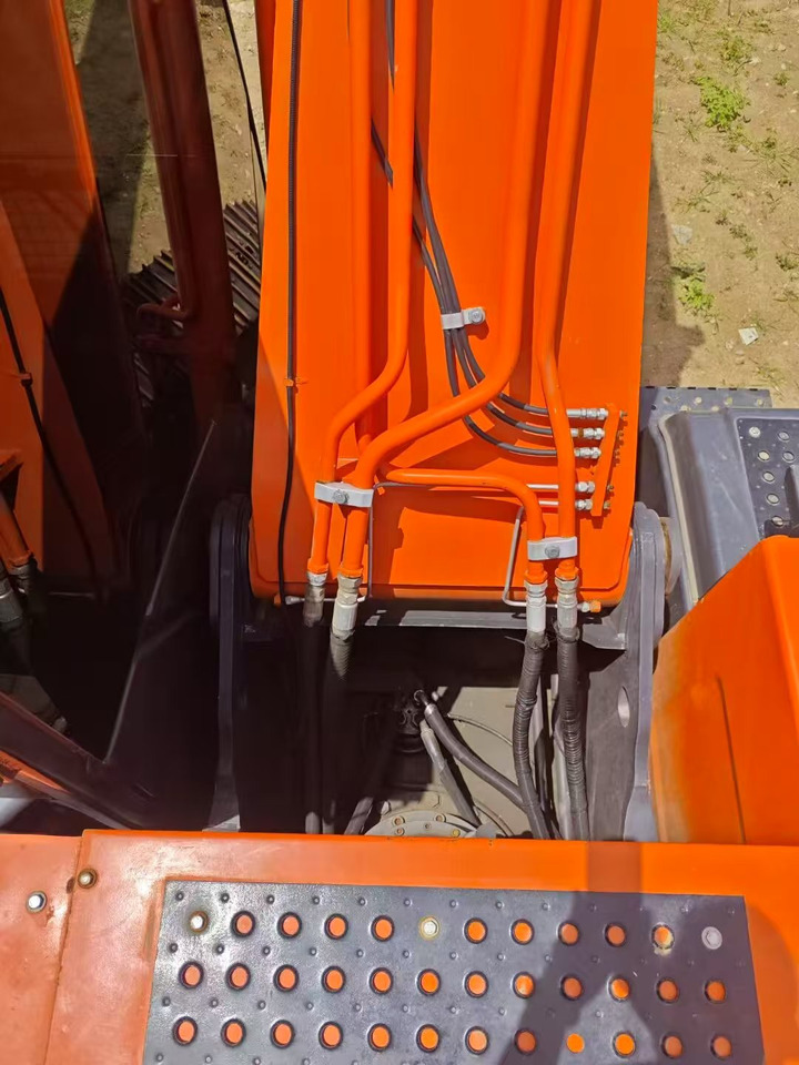 Hitachi ZX240-3G - Гусеничний екскаватор: фото 4 Hitachi ZX240-3G - Гусеничний екскаватор: фото 4