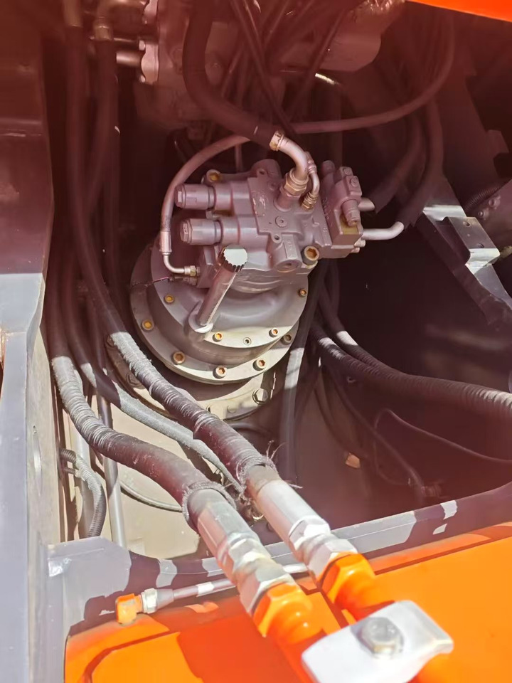 Гусеничний екскаватор Hitachi ZX240-3G: фото 7