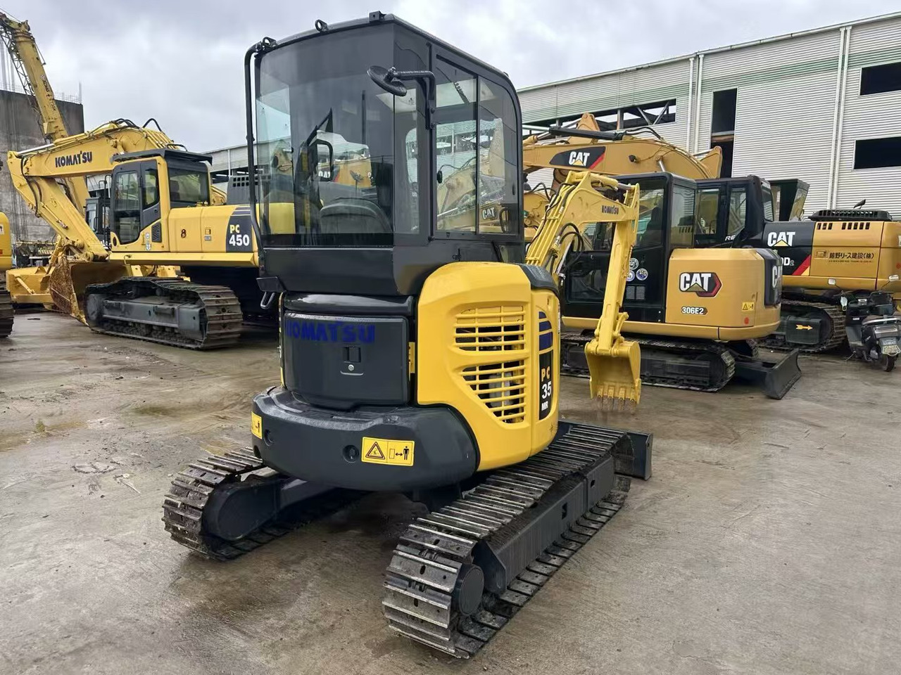 KOMATSU 35MR - Міні-екскаватор: фото 2 KOMATSU 35MR - Міні-екскаватор: фото 2