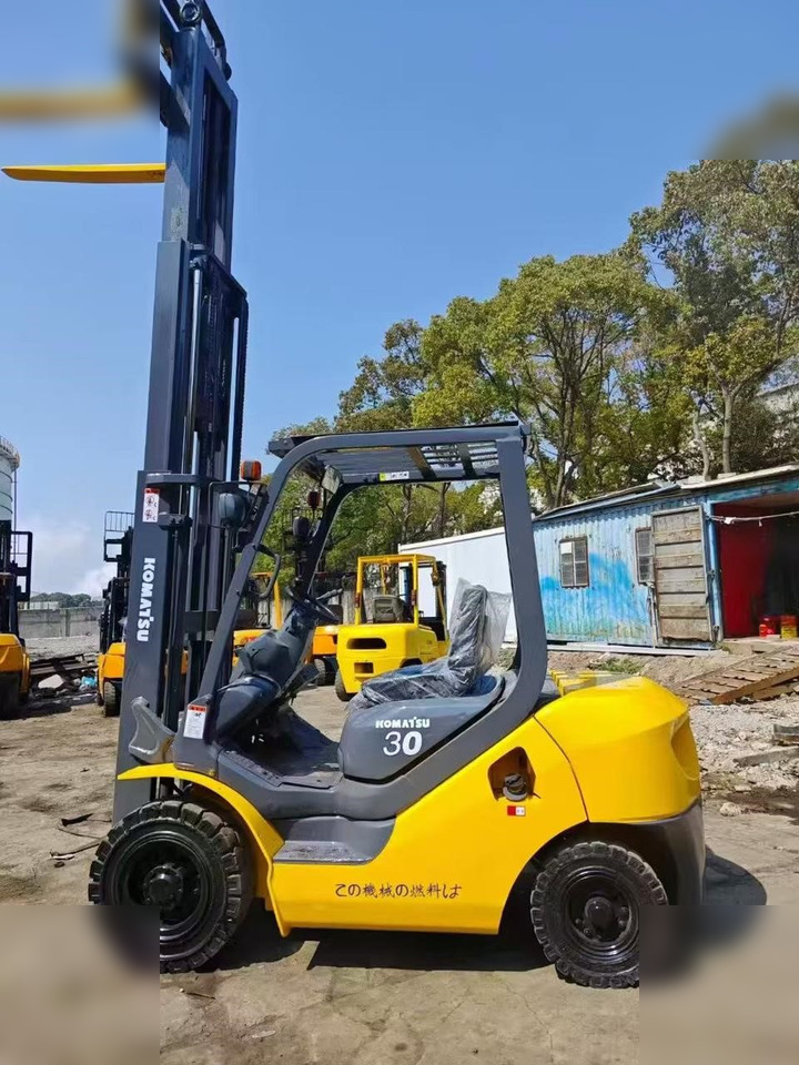 KOMATSU 3ton - Газовий навантажувач: фото 1 KOMATSU 3ton - Газовий навантажувач: фото 1