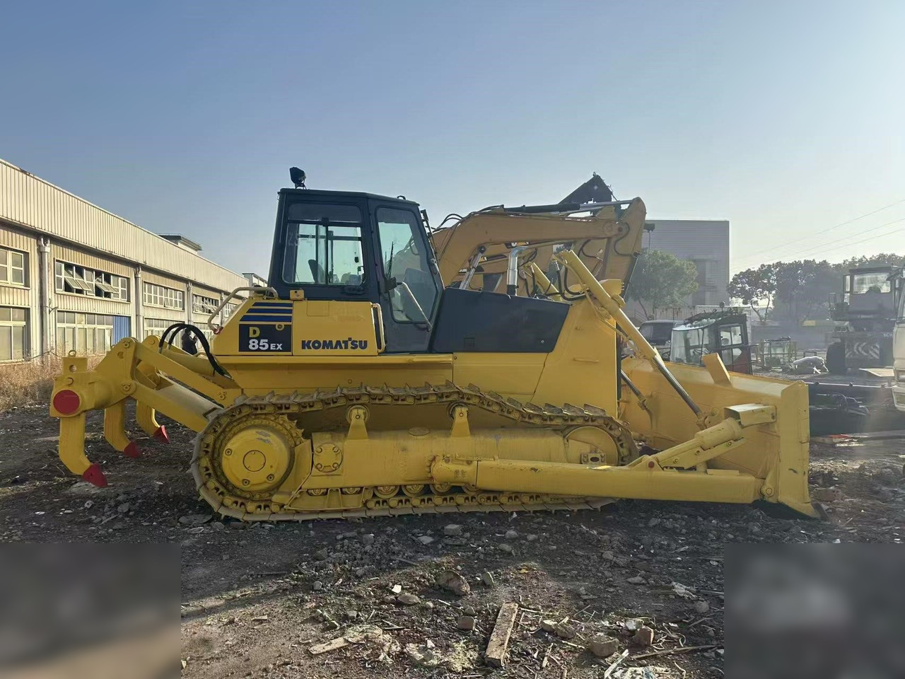 KOMATSU D85EX-18 - Бульдозер: фото 1 KOMATSU D85EX-18 - Бульдозер: фото 1